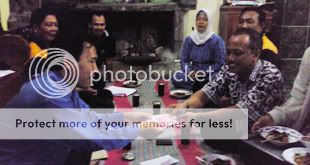 Pengaspalan Jalan ke Makam